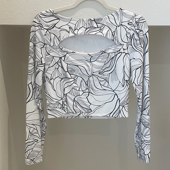 CALIA Swim Cropped Long-Sleeve Rashguard Black / White Floral (Size M) - Picture 4 of 8